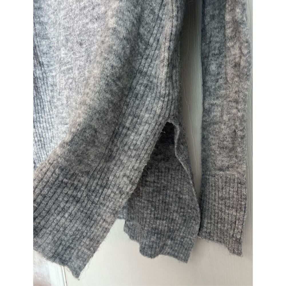 Divided Sweater - Picture 5 of 5